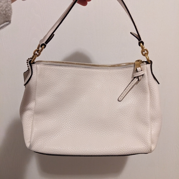 Coach Handbags - Coach Shay Crossbody